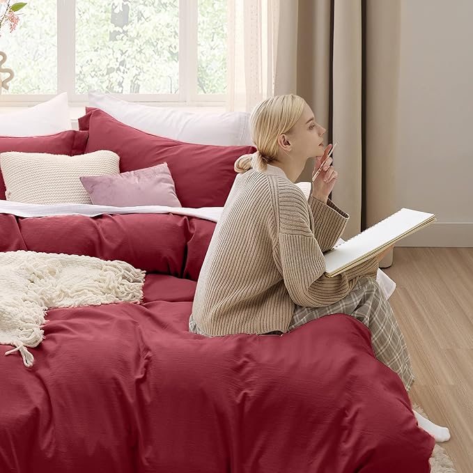 Bedsure Red Duvet Cover Queen Size - 3 Pieces Prewashed Cotton-Like Polyester Extra Soft Bedding Set, Includes 1 Duvet Cover 90x90 Inches with Zipper Closure & 2 Pillow Shams, Comforter Not Included