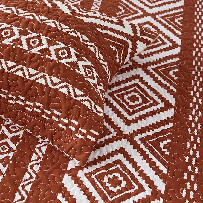 LEAONME 3-Piece Full Queen Size Burnt Orange Rust Quilt Set with Checkered Pattern Lightweight Oversized Bedspread 90''x98'' Soft Coverlet Warm Bed Cover for All Seasons (1 Quilt, 2 Pillow Shams)