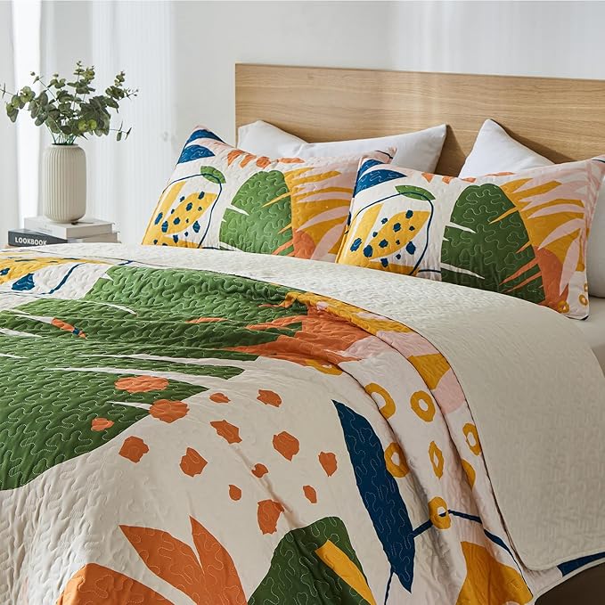 Yogeneg King Quilt Bedding Set,Green Yellow Botanical Pattern White King/Cal King Quilt Set,3 Piece Lightweight Soft Summer Bedspread Coverlet with 2 PIillow Shams,All Season(White,110"x96")