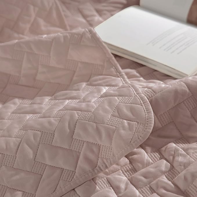 Bedsure Quilts Queen Size - Lightweight Bedspreads Queen Size with Basket Weave Pattern, Soft Quilt Bedding, Dusty Rose Comforter Coverlet for All Seasons (90" x 96")