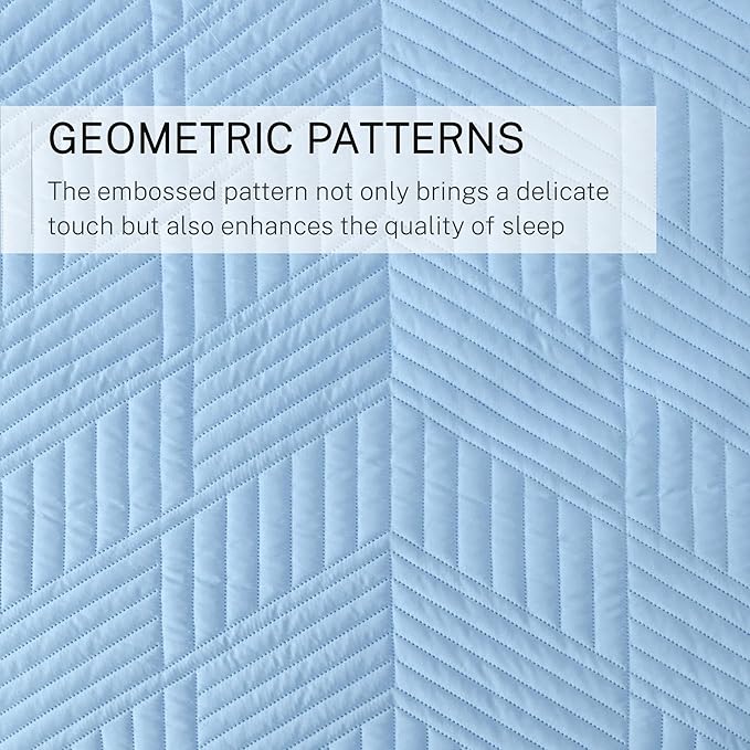 Exclusivo Mezcla Ultrasonic King Quilt Bedding Set, Lightweight Light Blue Bedspreads Soft Modern Geometric Coverlet Set for All Seasons (1 Quilt and 2 Pillow Shams)