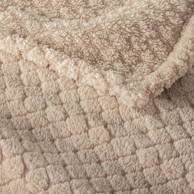 Exclusivo Mezcla Queen Size Fleece Blanket for Bed, Extra Soft Warm Decorative Fuzzy Blanket for Women, Lightweight Cozy Bedding Blankets, 90x90 Inches, Camel
