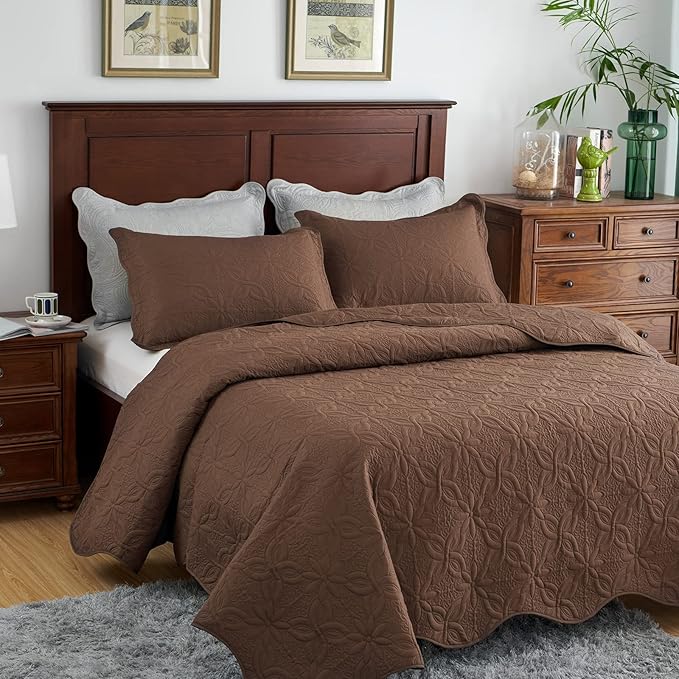 Auemtyn Full/Queen Size Quilt Set 3 Pieces, Soft Lightweight Summer Bedspread, Reversible Microfiber Bed Coverlet for All Seasons, Brown, Floral Pattern (1 Quilt, 2 Pillow Shams)