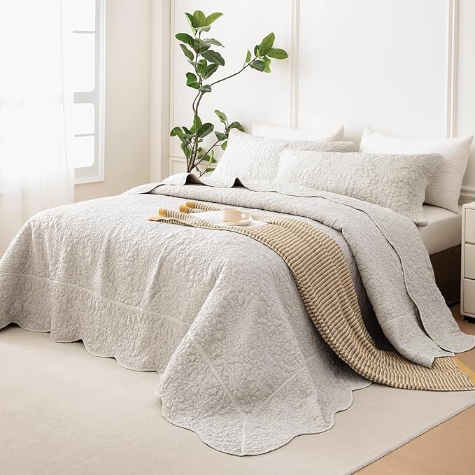 Masaca Oversized King Quilt 120x120,Wheat Crinkled Oversized California King Bedspread Shabby Boho Chic Rustic Lightweight Stone-Washed Scallop Extra Large Quilt Bedding Set Ultra Soft