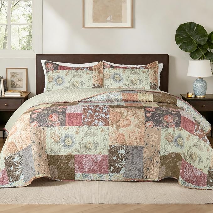 Whale Flotilla Patchwork Quilt King Size, Soft Boho Floral Bedspreads for Bed Reversible Lightweight King Quilt Bedding Set Coverlets with 2 Pillow Shams for All Seasons, Vintage Red Flowers