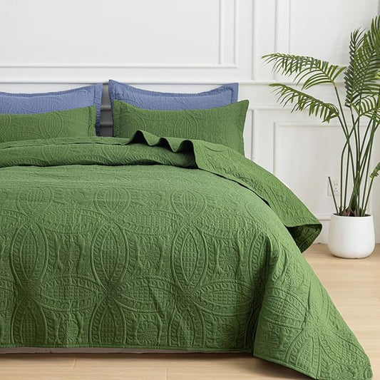 SheRest Full Quilt Bedding Set - Soft Breathable Bed Quilts, Modern Style Embossed Bedspreads, Lightweight Microfiber Reversible Coverlet for All Seasons, Green, 3 Pieces (1 Quilt,2 Pillow Shams)