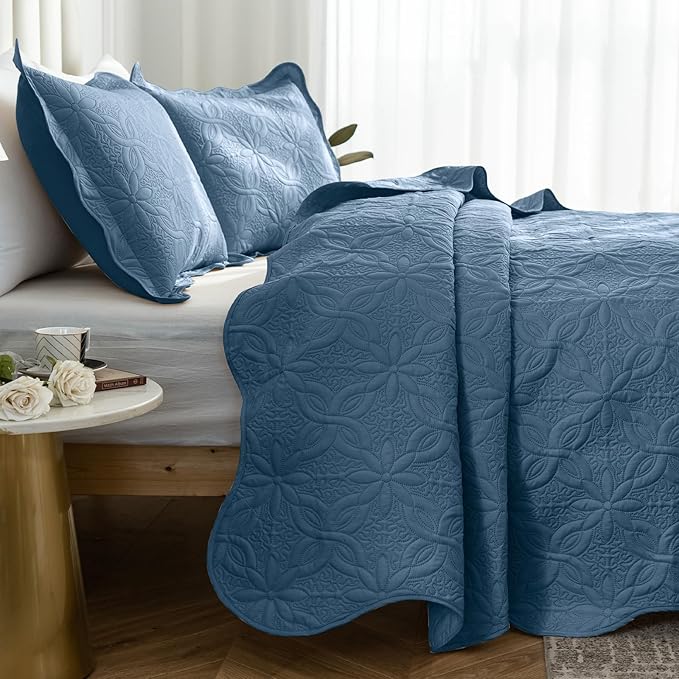 Auemtyn Twin/Twin XL Size Quilt Set 2 Pieces, Soft Lightweight Summer Bedspread, Reversible Microfiber Bed Coverlet for All Seasons, Bluish Grey, Floral Pattern (1 Quilt, 1 Pillow Sham)