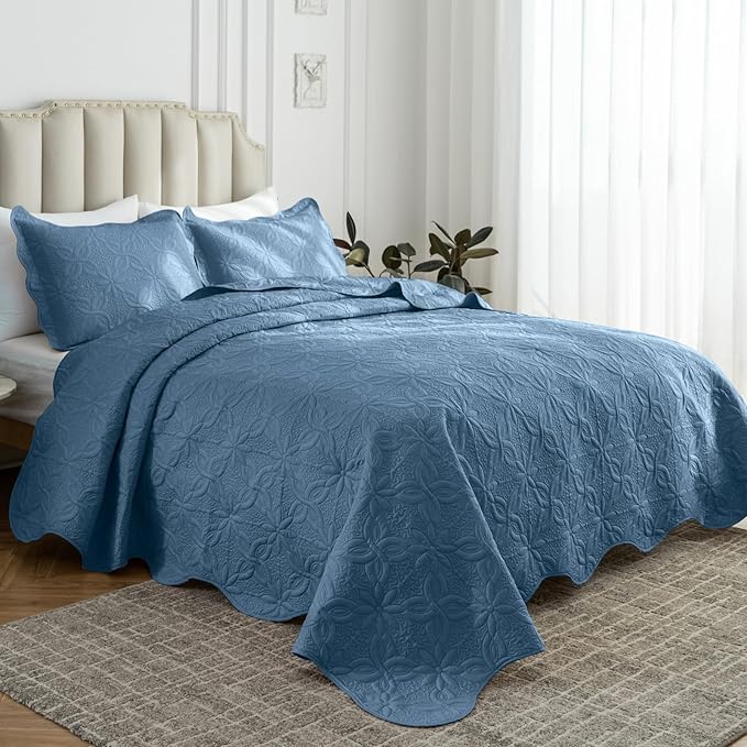Auemtyn Twin/Twin XL Size Quilt Set 2 Pieces, Soft Lightweight Summer Bedspread, Reversible Microfiber Bed Coverlet for All Seasons, Bluish Grey, Floral Pattern (1 Quilt, 1 Pillow Sham)