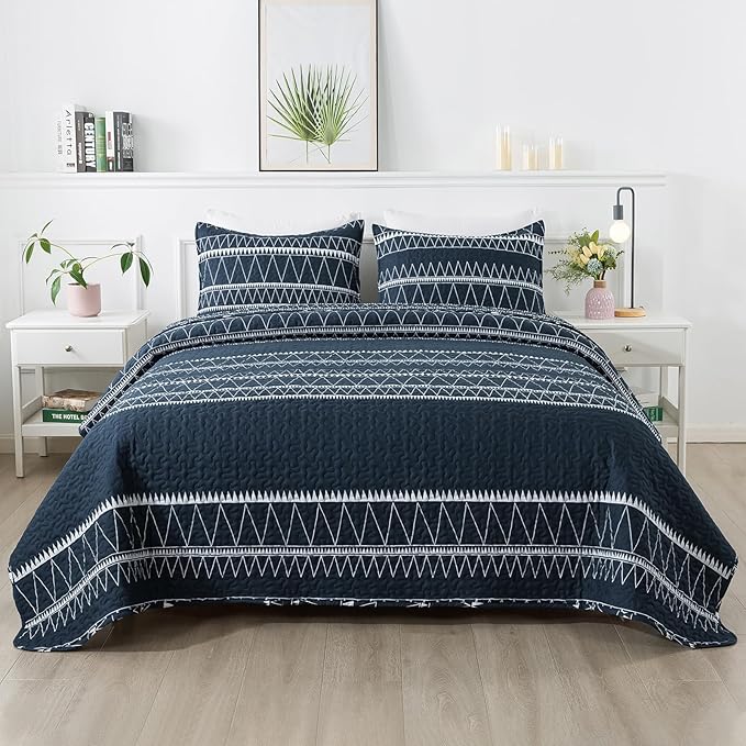 Andency Navy Oversized Super King Plus Quilt Set, 3 Pieces Boho Lightweight Soft Striped Bedspread for All Season (128"x120"), Printed Bohemian Microfiber Reversible Coverlet Comforter Sets
