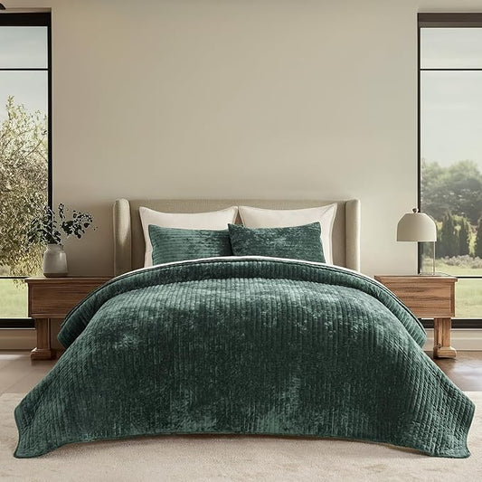 EVERGRACE Velvet Quilt Set Queen Size, Luxurious Soft Striped Channel Bedding Set, Lightweight Velvet Comforter for All Season, Oversized Bedspread Coverlet with 2 Matching Shams, Pine Green