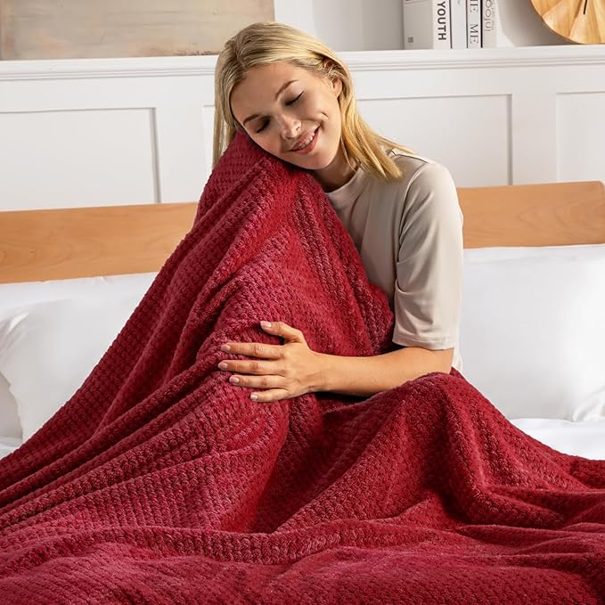 Exclusivo Mezcla Fleece Bed Blanket Twin Size, Super Soft and Warm Blankets for Couch, Sofa and Bed Waffle Textured, Cozy, Fuzzy and Lightweight (Deep Red, 90x66 Inches)