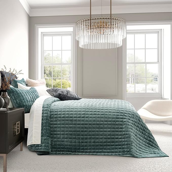 RECYCO Luxury Velvet Quilt Set Twin/Twin XL Size, Lightweight Velvet Comforter Set, Oversized Bedspread Coverlet Quilted Bedding Set, with 1 Matching Pillow Sham, for All Season, Aqua Green