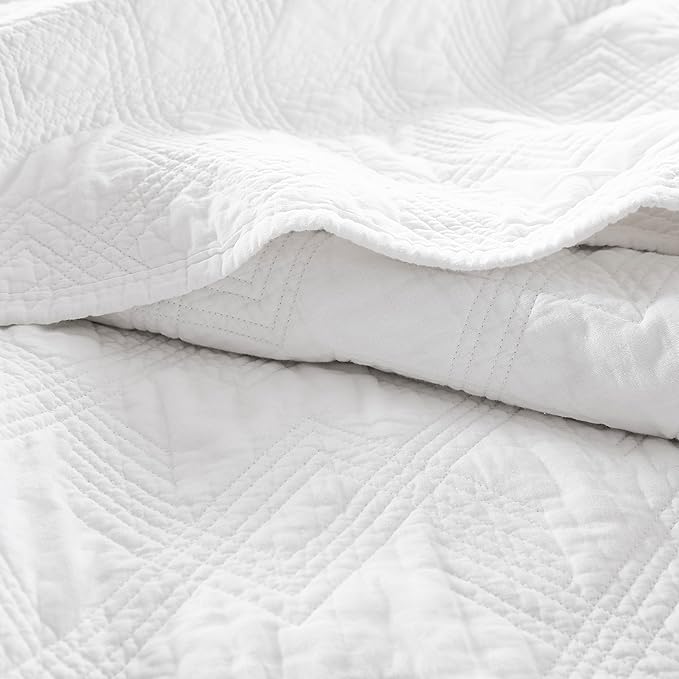 WDCOZY 100% Cotton King Size Quilt Set - White Pre-Washed Soft Lightweight Modern Bedspread, Farmhouse Country Rustic Coverlet, Textured Like Linen, Shabby Chic Gauze Bedding, 3 Pieces