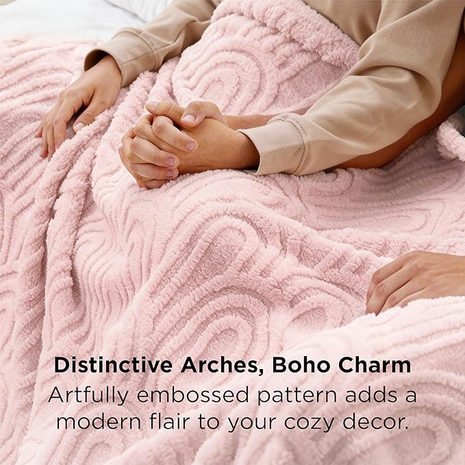 Bedsure GentleSoft Fleece King Size Blanket for Bed - Super Soft & Cozy, Fluffy Blankets for Women & Girls, Ideal for Sofa & Couch, Pink, 108x90 Inches