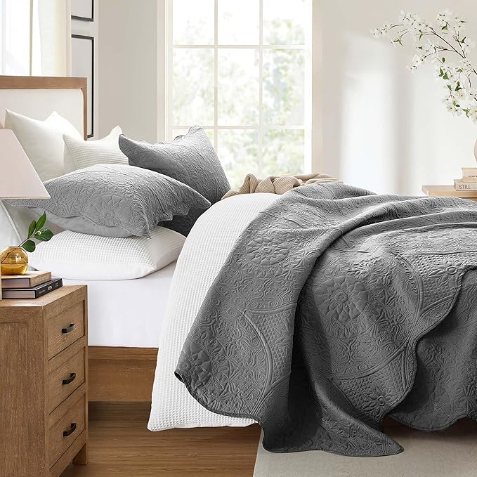MOONLIGHT20015 Twin Quilt Bedding Set Size (66" x 86") + 1 Pillow Shams (20" x 26" + 2") - 2 Pcs All Season Lightweight Reversible Microfiber Coverlet Floral Embossed Quilt Bedspread (Grey)