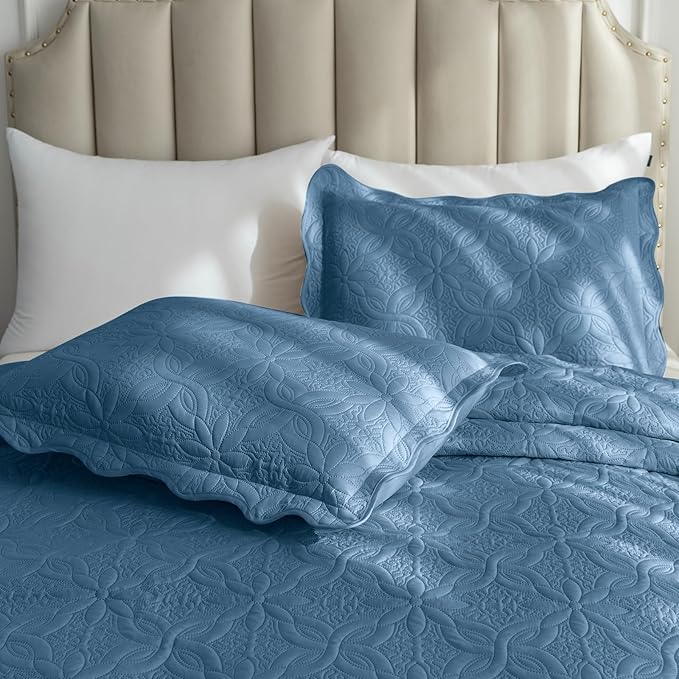Auemtyn Twin/Twin XL Size Quilt Set 2 Pieces, Soft Lightweight Summer Bedspread, Reversible Microfiber Bed Coverlet for All Seasons, Bluish Grey, Floral Pattern (1 Quilt, 1 Pillow Sham)