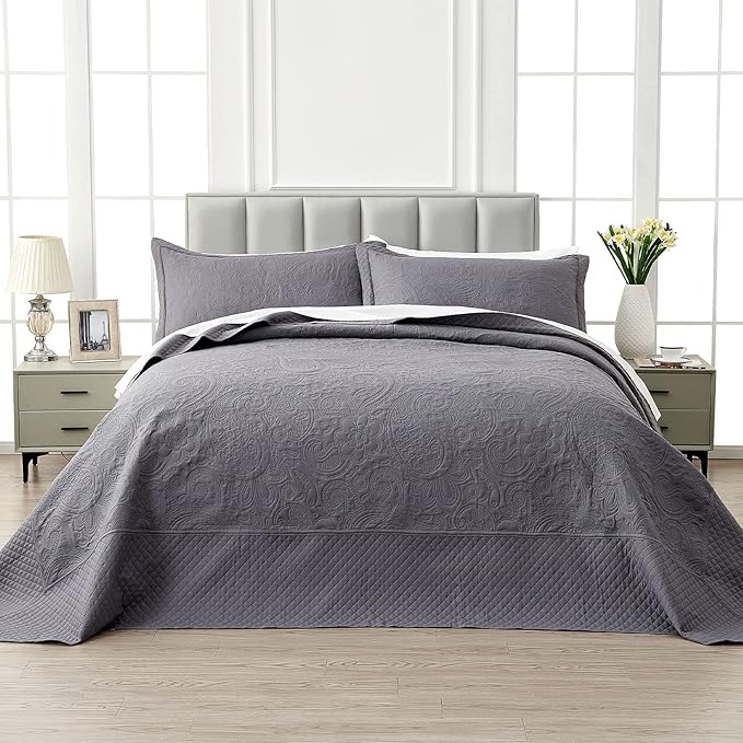 Qucover Alaska King Bedspread 132x 120, Oversized King Bedspread Extra Wide, 3 Piece Soft Microfiber Lightweight Oversized King Quilts Bedding Set, Quilting Paisley Pattern, with Pillow Shams, Grey