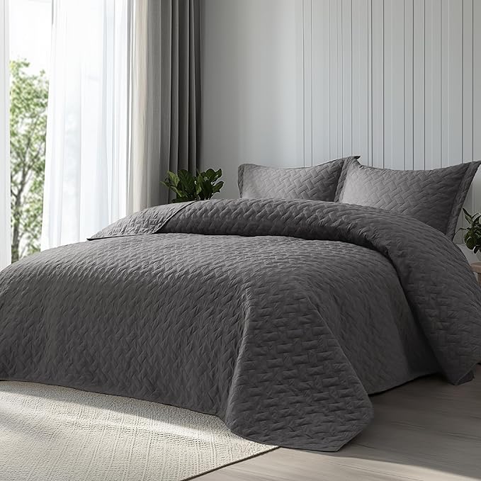 Bedsure Quilts California King Size - Lightweight Bedspreads Cal King Size with Basket Weave Pattern, Soft Quilt Bedding, Grey Comforter Coverlet for All Seasons (111" x 106")