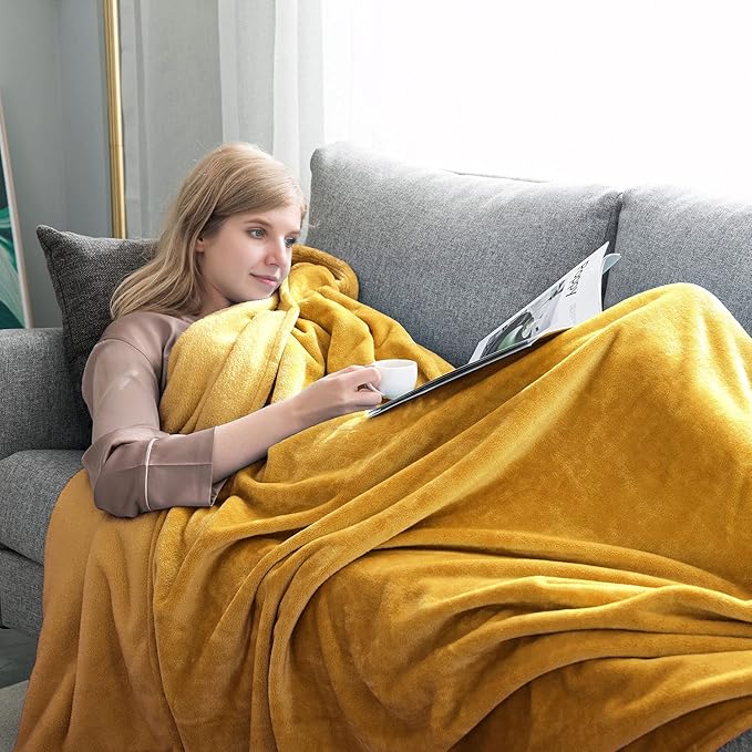 MOONLIGHT20015 Fleece Blanket Queen Size - Super Soft Fuzzy Throw Blanket for Couch and Sofa - Lightweight Luxury 400 GSM Microfiber Fluffy Bed Blankets and Throws, 90 x 90 Inches (Queen, Mustard)