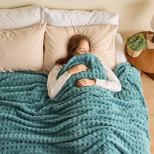 NEWCOSPLAY Super Soft King Blanket Teal Premium Silky Flannel Fleece 3D Waffle Checkered Lightweight Bed Blanket All Season Use (Light Teal, King(90"x110"))