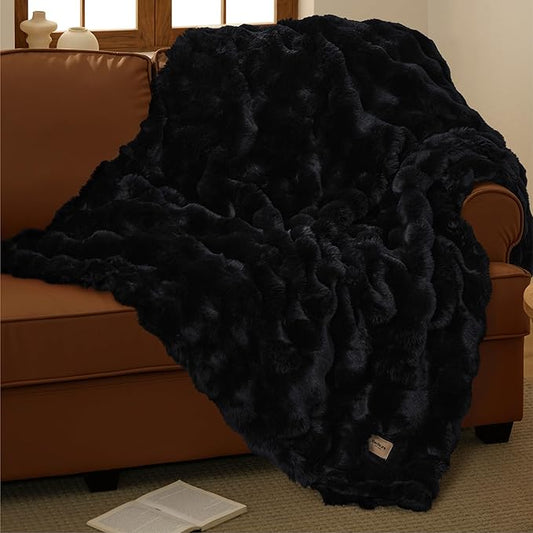 Bedsure GentleSoft Fluffy Fuzzy Twin Blanket, Soft Cozy Fleece Faux Fur Blanket, Pink Decorations Minky Velvet Couch Cover, Thick Warm Plush Women Men Birthday Gifts, 870GSM, Black