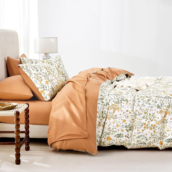 Wake In Cloud - Floral Duvet Cover Set, Shabby Chic Cottage Garden Botanical Flower Style with Elegant Wildflower Pattern, Soft Lightweight Bedding, 3 Pieces, Orange White, Full Size