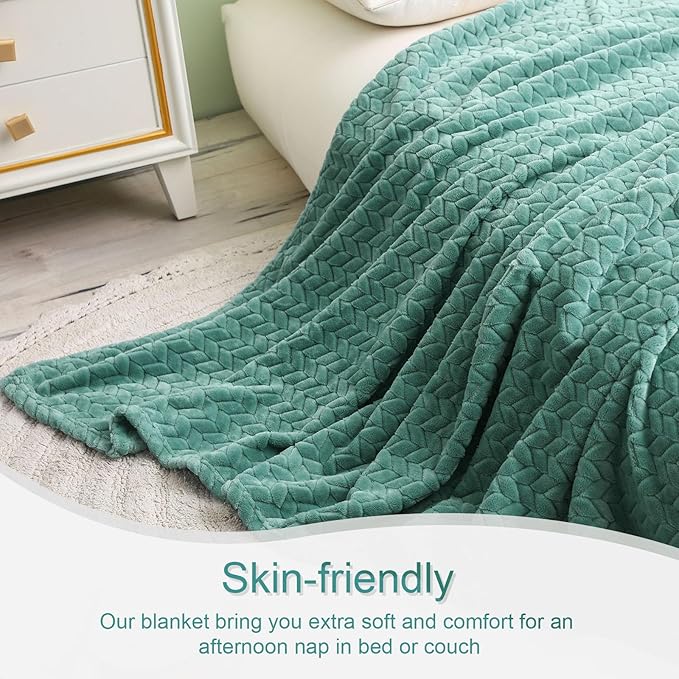 Exclusivo Mezcla Fleece King Size Blanket for Bed, 90x104 Inches Soft Cozy Jacquard Flannel Blankets, Lightweight Fuzzy Plush Warm for Women, Celadon
