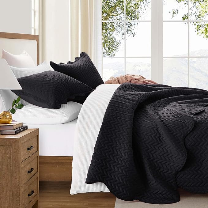 IR Imperial Rooms Queen Quilt Bedding Set Size (90" x 96") + 2 Pillow Shams (20" x 26"+ 2") - 3 Pcs All Season Lightweight Reversible Microfiber Coverlet Embossed Quilt Bedspread (Black)