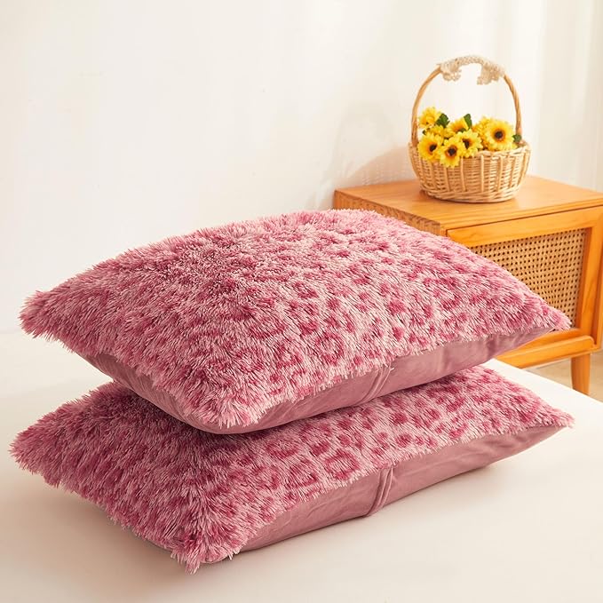 XeGe Cheetah Print Fluffy Faux Fur Duvet Cover Set, 3 Pieces Soft Plush Shaggy Fuzzy Bedding Set(1 Faux Fur Leopard Print Comforter Cover + 2 Furry Pillow Cases), Zipper Closure(King, Pink)
