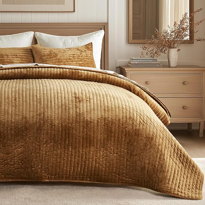 EVERGRACE Velvet Quilt Set Queen Size, Luxurious Soft Striped Channel Bedding Set, Lightweight Velvet Comforter for All Season, Oversized Bedspread Coverlet with 2 Matching Shams, Gold Yellow