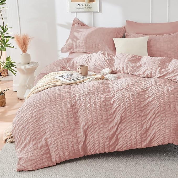 HYMOKEGE Rose Gold Duvet Cover Queen Size, Ultra Soft 3-Piece Seersucker Duvet Cover Set with Zipper Closure, Soft Brushed Microfiber Bedding Set with 8 Corner Ties (90"x90", 2 Pillowshams)