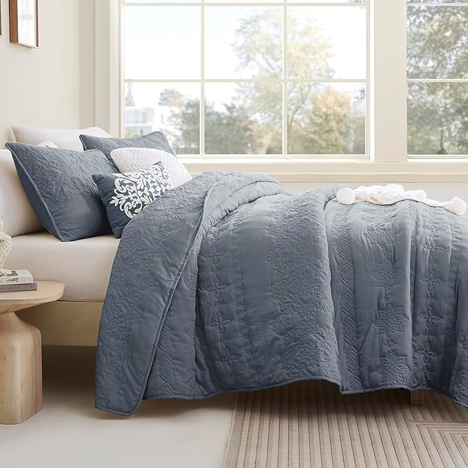 B2EVER Boho Blue Quilt Twin Size Bedding Sets with Pillow Sham, Bohemian Lightweight Soft Bedspread Coverlet, Farmhouse Floral Vintage Thin Comforter Bed Cover All Season, 2 Pieces, 68x90 inches