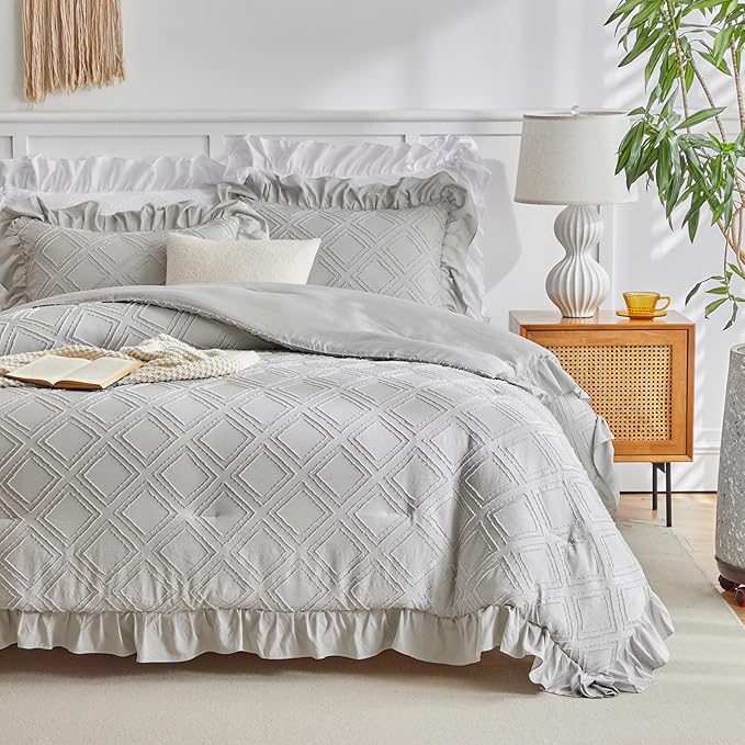 Tufted Grids Ruffle Comforter Set King Size, 3 Pieces Light Grey Vintage Farmhouse Shabby Chic Comforters, Jacquard Boho Bohemian Bedding Set for All Season (1 Ruffled Comforter+ 2 Pillow Shams)