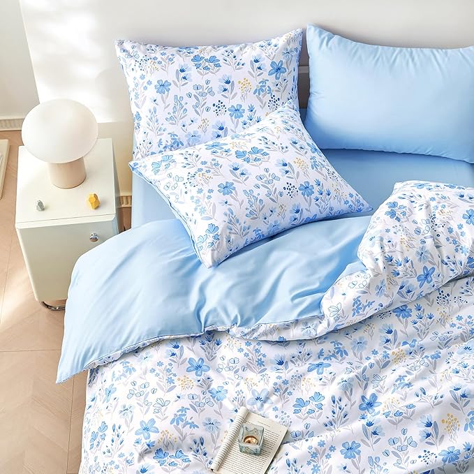 Wake In Cloud - Floral Bedding Set for Girls, Cute Colorful Botanical Flowers Patterned Soft Lightweight Comforter Set with Sheets, 7 Pieces Kids Bed in a Bag, Blue White, Full Size