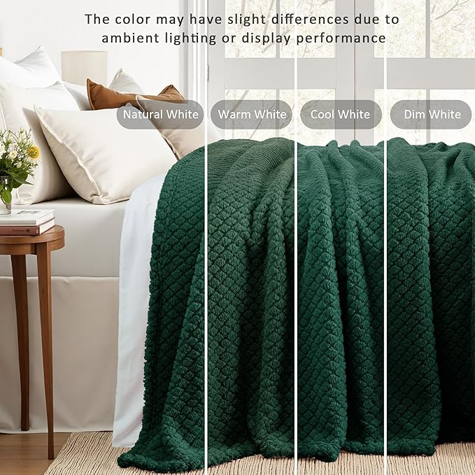Exclusivo Mezcla Queen Size Fleece Blanket for Bed, Extra Soft Warm Decorative Fuzzy Blanket for Women, Lightweight Cozy Bedding Blankets, 90x90 Inches, Forest Green