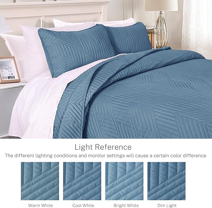 Exclusivo Mezcla Ultrasonic King Quilt Bedding Set, Lightweight Grayish Blue Bedspreads Soft Modern Geometric Coverlet Set for All Seasons (1 Quilt and 2 Pillow Shams)