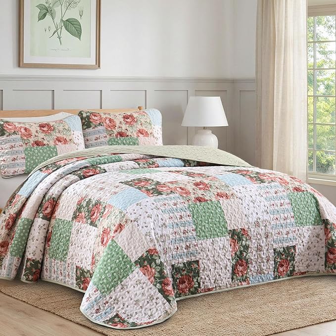 Anibedding Green Patchwork Quilt Set King Size, Bohemian Red Flower Green Plaid Bedspread Coverlet Set with Pillowcases, Soft Microfiber Summer Quilt Floral Bed Cover for All Season (110''x90'')