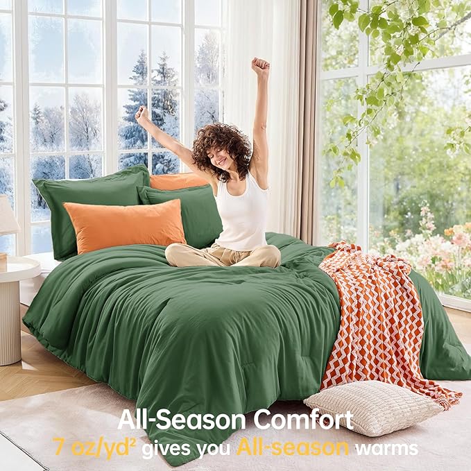 MUXHOMO King Size Comforter Set, All Season Ultra Soft Down Alternative Bedding - 3 Piece Lightweight Bed Set Includes 1 Comforter (104"x90") and 2 Pillow Shams (20"x36"), Emerald Green
