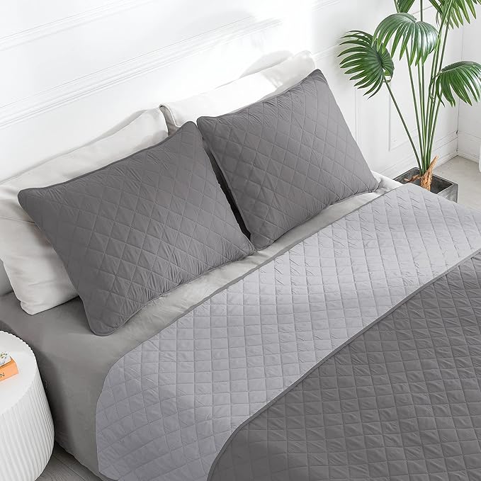 Easy-Going California King Size Reversible Quilt Set with 1 Quilt and 2 Pillow Shams, Soft Bed Quilt Cover, Water Resistant Lightweight Microfiber Bedspread, Stain Resistant, Gray/Light Gray