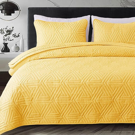 Whale Flotilla Soft California King Size Quilt Set for All Seasons, 3-Piece Ultrasonic Bedding Set, Lightweight Reversible Bedspread, Coverlet, Bed Cover with 2 Pillow Shams, Yellow