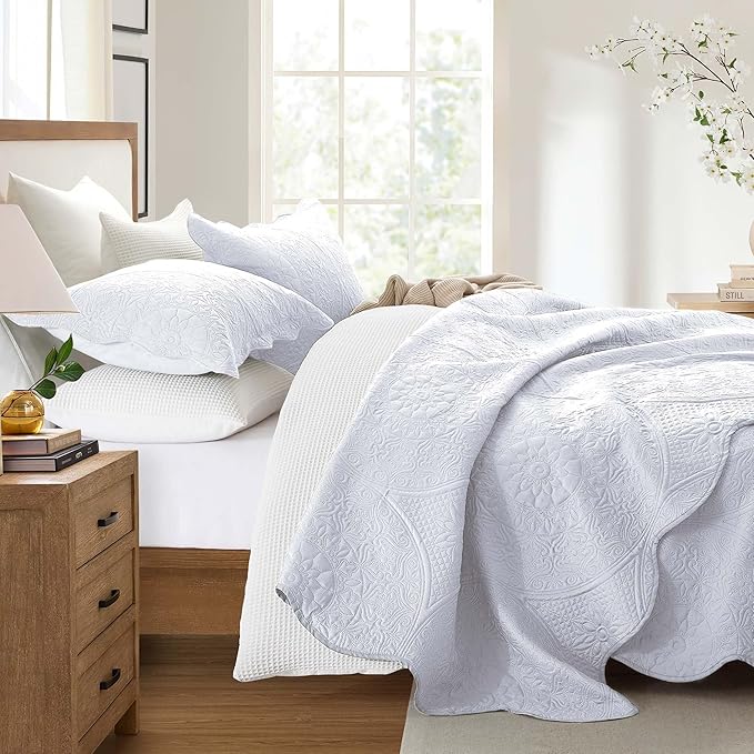 MOONLIGHT20015 California King Quilt Bedding Set Size (118"x106") + 2 Pillow Shams (20" x 36"+ 2") - 3 Pcs All Season Reversible Microfiber Coverlet Embossed Floral Quilt Bedspread (White)