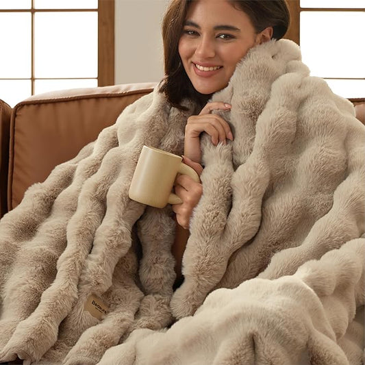 Bedsure GentleSoft Fluffy Fuzzy Twin Blanket, Soft Cozy Fleece Faux Fur Blanket, Pink Decorations Minky Velvet Couch Cover, Thick Warm Plush Women Men Birthday Gifts, 870GSM, Beige