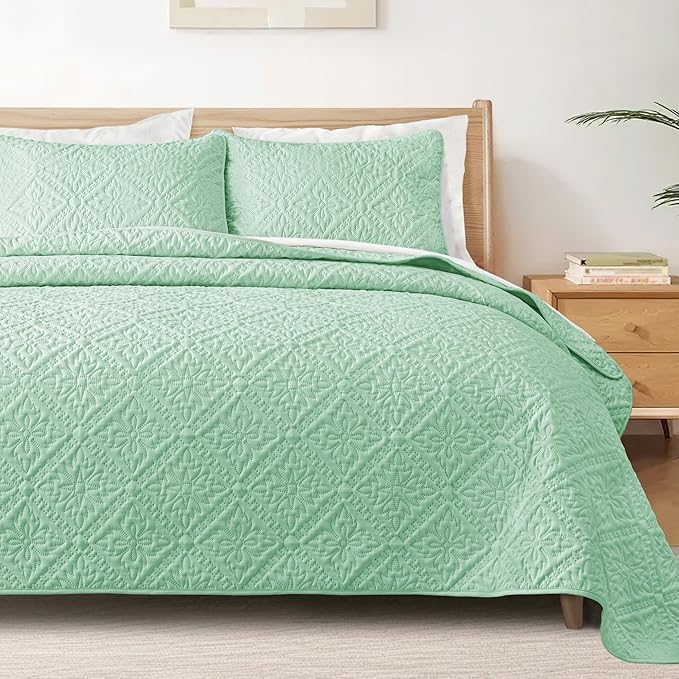 Exclusivo Mezcla Twin Quilt Bedding Set, Lightweight Soft Bedspreads Coverlets with 1 Pillow Sham, Modern Sage Green Quilts Twin XL Size for All Seasons