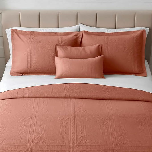 Hearth & Harbor Twin Quilt Set – All-Season Lightweight Bedspread & Coverlet with Pinsonic Weave - 5 Piece Twin Quilt Set with Pillow Shams, Bali Blush - Twin Grid