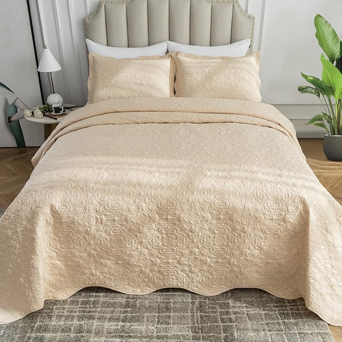 Auemtyn Twin/Twin XL Size Quilt Set 2 Pieces, Soft Lightweight Summer Bedspread, Reversible Microfiber Bed Coverlet for All Seasons, Beige, Heart-Floral Pattern (1 Quilt, 1 Pillow Sham)