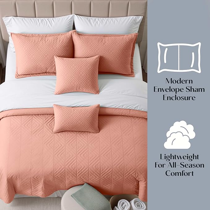 Hearth & Harbor Queen Quilt Set – All-Season Lightweight Bedspread & Coverlet with Pinsonic Weave - 7 Piece Queen Quilt Set with Pillow Shams, Bali Blush - Queen Diamond