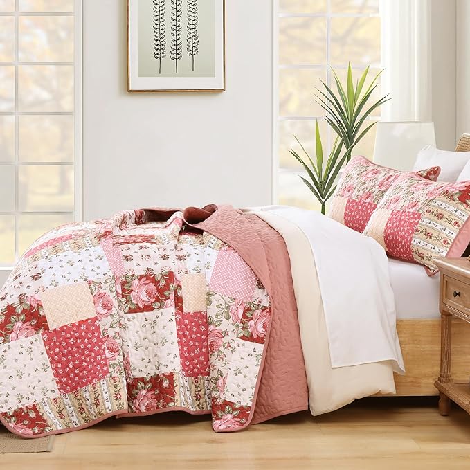 Anibedding 3Pieces Patchwork Quilts King Size, Bohemian Red Flower Plaid Bedspreads with Double Pillowcases for All Season