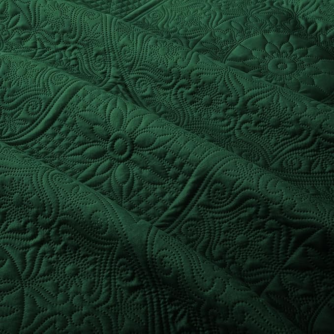 MOONLIGHT20015 King Quilt Bedding Set Size (106" x 96") + 2 Pillow Shams (20" x 36"+ 2") - 3 Pcs All Season Lightweight Reversible Quilt Bedspread Microfiber Floral Embossed Coverlet (Emerald)