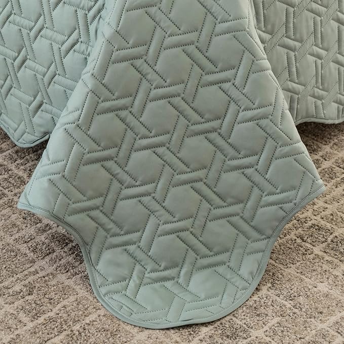 Auemtyn King Size Quilt Set 3 Pieces, Soft Lightweight Summer Bedspread, Reversible Microfiber Bed Coverlet for All Seasons, Green, Geometric Pattern (1 Quilt, 2 Pillow Shams)