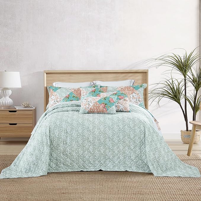 Oversized King Bedspread 138x120 Extra Wide, Farmhouse Patchwork Floral Quilt Bedding Cover, Reversible, 6 Piece, 100% Microfiber, California/Alaskan King, Rosa Chinensis Jacq